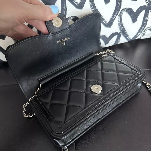 Chanel 23B black flap phone holder with light gold hardware - Picture 8 of 14